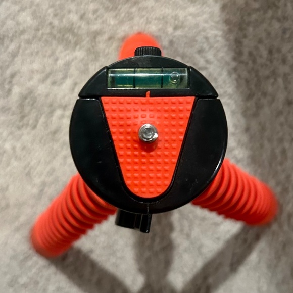 DM 11 Inch Flexible Lightweight Tripod - Picture 3 of 8